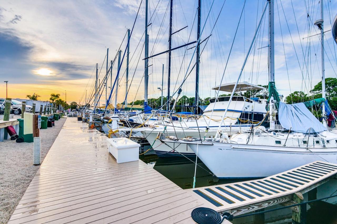Cape Crossing Resort & Marina Merritt Island Экстерьер фото